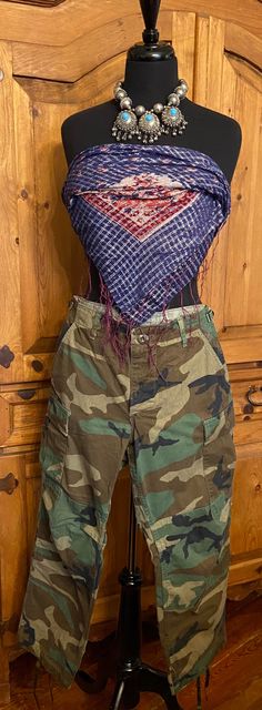 vintage military army olive camo pants  tag says: small short inseam up to 26.5"  waist 27 to 31" buttonfly  these fit about like a womens 27 or 28 but please check tag info above NO REFUNDS OR EXCHANGES please contact us if there are any concerns with your purchase..if for any reason a refund is agreed upon, return shipping cost is buyers responsibility..no exceptions. Camo And Flannel Outfits, Military Style Cotton Cargo Shorts, Military Style Camouflage Cotton Cargo Shorts, Summer Military Style Cargo Pants, Dess Dior, Army Pants, Concert Outfits, Pants Fit, Camo Pants