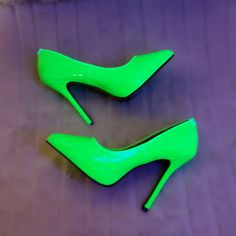 5" (12.7cm) Stiletto Heel 3/8" (1cm) Hidden Platform Classic Pump New In Box Neon High Heels For Party, Green Fitted High Heel Court Shoes, Fitted Green High Heel Court Shoes, Green High Heel Court Shoes With 4-inch Heel, Neon Green Wedding, Lime Green High Heels, Lime Green Heels, Pleaser Shoes, Green Heels