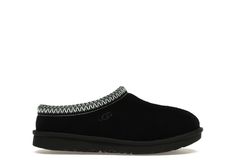 Check out the UGG Tasman II Slipper Black (Kids) available on @StockX Shoe List, School Shopping List, Ugg Sneakers, Drew Shoes, Ugg Slides, Pretty Sneakers, Black Uggs, Ugg Tasman, Black Slippers