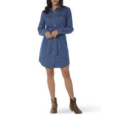 There are so many ways to enjoy Wrangler denim and this western style denim shirt dress is no exception. Western features include authentic Wrangler snap closures down the front of the dress and on pockets and sleeves. Made of 100% cotton, this denim shirt dress feels great against the skin. The drawstring tie at the waist shows off your curves and the length of the dress flatters your legs. Perfect for year round wear, this is the perfect dress for summer bar-b-ques. When weather gets colder ju Maroon Lace Dress, Jean Shirt Dress, Denim Shirt Style, Long Sleeve Embroidered Dress, Dress Pearl, Western Wear Dresses, Western Denim Shirt, Womens Denim Dress, Denim Belt