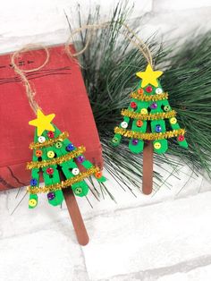 christmas tree craft for kids made from clothes pins