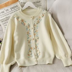 Floral Embroidered Cardigan (4 Colors) Cottagecore Clothes, Fairycore Clothes, Fall Cardigan, Warm Cardigan, Knitting Women Cardigan, Pola Sulam, Embroidered Cardigan, Floral Cardigan, Chic Sweaters