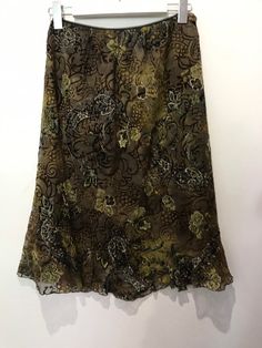 Gorgeous 100 % Silk skirt , lined , size 42 , waist 88-100 cm , 68 cm length . Perfect condition Dreamy Wardrobe, Thrift Inspo, Silk Midi Skirt, Inspired Aesthetic, Womens Skirts, Thrift Finds, Long Skirts, Everyday Outfit, Virtual Closet