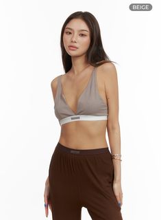 activewear-seamless-bralette-cy423 / Beige Casual Sports Crop Top With Built-in Bra, Trendy Crop Top Activewear For Spring, Trendy Spring Crop Top Activewear, Trendy Seamless Cotton Crop Top, Trendy Seamless Crop Top For Loungewear, Casual Activewear With Built-in Bra For Loungewear, Cotton Tops With Built-in Bra And Medium Support, Trendy Bra-friendly Crop Top For Loungewear, Trendy Tops With Built-in Bra For Loungewear