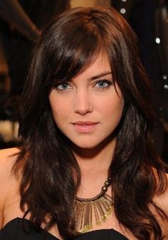 Hilary Duff Side Bangs, Side Bangstyle Hair Long 2023, Side Flicks Haircut Long Hair, 2010s Side Bangs, 2010 Side Bangs, Long Haircuts For Older Women Over 50, Sidebangstyle Hair, Side Flicks Haircut, Shaggy Side Bangs