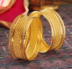 Gold Kangan, Plain Gold Bangles, Gold Bangles Indian, Gold Bangles For Women, Gold Bangle Set, Bangles Gold, Gold Jewelry Simple Necklace, Bangles For Women, Bangles Indian