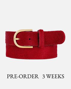 Help! We are hide obsessed this season! A substantial statement belt for jeans or any other pant with loops, the Chrisje will creep its way into plenty of your coziest outfits. The carefully sewn trim around this full-grain leather belt is proof of the Amsterdam Heritage craftsmanship. Our truly timeless leather accessories are enjoyed by women from all walks of life. The common thread is their impeccable attention to detail. Grab this hide leather belt in all 3 of its classic colors. PRODUCT DE Belt For Jeans, Belt With Gold Buckle, Statement Belt, Handmade Leather Belt, Common Thread, Heritage Fashion, Cozy Outfit, Leather Buckle, The Common