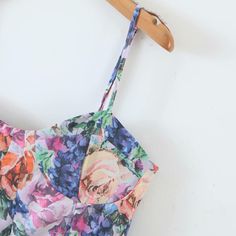 100% new as the picture Vintage Multicolor Floral Print Sexy Sling Dress Size :S M L Size S Bust 80 Waist 64 Hip 94 Length 65-72 Size M Bust 84 Waist 68 Hip 98 Length 65-72 Size L Bust 88 Waist 72 Hip 102 Length 65-72 when receive if have any problem please contact us first we will solve until you satisfied thanks Estilo Hipster, Beach Sundress, Queen Size Comforter, Bodycon Outfits, Vintage Floral Dress, Holiday Beach, Flowy Maxi Dress, Jumpsuits And Romper, Sling Dress