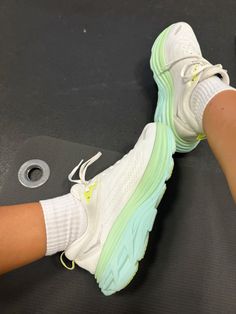 Runner Motivation, Runners Motivation, Pretty Sneakers, Shoes For School, Hoka Shoes, Trendy Shoes Sneakers, Pretty Shoes Sneakers, Shoe Wishlist