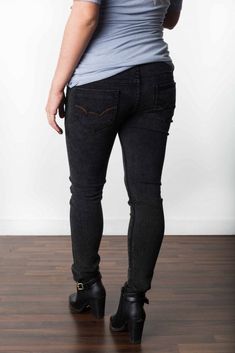 Maternity Skinny Jeans - Mama's Got Back Maternity Jeans Black Stretch Washed Bottoms, Mid-rise Black Denim Jeggings, Edgy Fitted Bottoms For Everyday, Edgy Fitted Everyday Bottoms, Fitted Washed Black Bottoms For Everyday Wear, Stretch Black Jeans For Everyday, Black Stretch Denim Jeggings, Maternity Fashion Fall, Maternity Pants Outfit