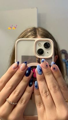 Nail Inspo Simple Christmas, Cute Almond Blue Nails, Nail 12 Year, Navy Nail Art Ideas, Nail Inspiration Short Almond, Sza Concert Nail Ideas, Blue Nail Designs Natural Nails, Short Nail Painting Ideas, Navy Blue And Stars Nails