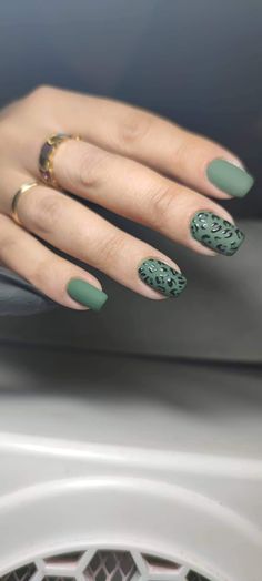 Green With Leopard Nails, Khaki Leopard Nails, Green With Cheetah Print Nails, Matte Green Nails With Leopard, Green And Lepord Nails, Safari Theme Nails Green, Green Leapord Nails, Olive Leopard Nails, Olive Green Leopard Nails