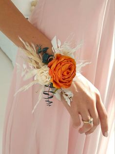 6Pcs Terracotta & Beige Wrist Corsage - Rinlong Flower Terracotta Palette, Shoulder Corsage, Nature Inspired Wedding Ring, Wrist Corsage Wedding, Fall Wedding Bridesmaids, Corsage And Boutonniere Set, Wrist Flowers, Rose Corsage