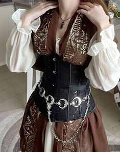 Renfaire Outfit Pirate, Modern Pirate Outfit, Renfaire Pirate, Pirate Outfit Female, Piratecore Fashion, Pirate Outfit Women, Pirate Corset, Pirate Princess