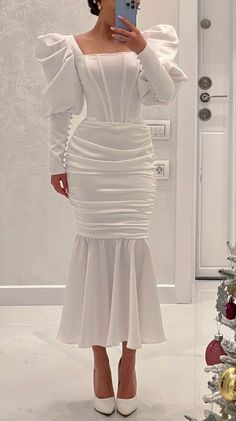 Cute White Dresses Classy Formal, Elegant Dresses Classy Modest, White Reception Dress, White Prom Dress Mermaid, Soiree Dresses, Soiree Dress, Elegant Dresses Classy, Evening Dresses For Weddings, Classy Dress Outfits