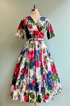 Endless Love Valentina Dress by Retrospec'd – Modern Millie Valentina Dress, Modern Millie, Large Bouquet, Rockabilly Style, Retro Styles, Rockabilly Fashion, Home Dress, Endless Love, Own It