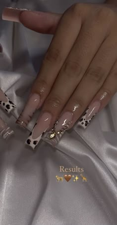 Anuel Aa Nails, Nail Inspo Medium Square, Frenchies With Rhinestones, Hand Poses For Nails, Simple Square Nail Designs, Medium Freestyle Nails, Medium Square Nails, Acrylic Nails Nude, Drip Nails