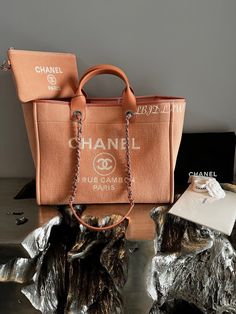 CHANEL 22C Orange Claire Beige Deauville Tote Peach Large Shopping Bag Pouch NEW Affordable Designer Handbags, Chanel Tote Bag, Popular Handbags, Best Handbags, Chanel Paris, How To Make Handbags, Chanel Bags, Chanel Deauville Tote Bag, Branded Handbags