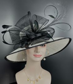 Nice Hats, Church Suits And Hats, Formal Hat, Hat Tea Party, Derby Fashion, Sinamay Hats, Church Hat, Church Suits, Horse Race