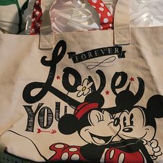 Nwt Disney Large Tote Bag Disney Rectangular Bags For Disney Fan Events, Disney Minnie Mouse White Bag, Trendy Rectangular Bags For Disney Trips, Disney Mickey Mouse Bags For Gifts, Cute Minnie Mouse Bags For Disney Trips, Cute Minnie Mouse Bags For Everyday Use, Cute Mickey Mouse Bags For Gifts, Cute Mickey Mouse Bags As Gift, Cute Everyday Bags With Character Print