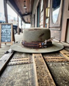 Steamboat Hatter - Hat Maker on Instagram: "Vintage bandolier belt turned hatband! Aquamarine, kyanite, Quartz. 😍 Handmade in Steamboat Springs Colorado. Come visit us at: 111 11th street Downtown Steamboat Springs Colorado Website update coming soon! Handmade hats Vintage western wear Jewelry Art #hatter #hatters #handmadehats #handmadehat #haberdashery #hat #customhat #customhats #hatmaker #hatmakers #westernstyle #westernvibes #millinery #madeincolorado #coloradomade #custom #handmade #h Felt Hat Diy, Custom Fedora, Colorado Style, Bobber Style, Steamboat Springs Colorado, Vintage Western Wear, Purple Snake