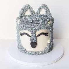 a cake that looks like a wolf mask