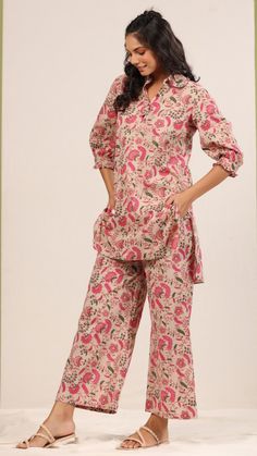 Lounge Wear Sets, Simple Kurta Designs, Designer Kurti Patterns, Simple Kurti Designs, Kurti Designs Latest, Salwar Kamiz, Cotton Kurti Designs