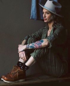 dope Redwing Boots Women, Red Wings Boots, People Model, Womens Month, Wing Boots, Red Wing Boots, Fall Attire, Scooter Girl, Wing Shoes