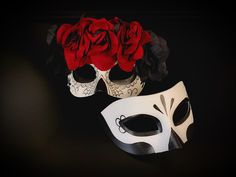 Embrace timeless elegance with this Red Rose Floral Mask, featuring intricate embroidery and vibrant red roses. Inspired by Venetian mask-making traditions, this stunning mask is perfect for masquerade balls, themed parties, or theatrical events. The luxurious red floral accents combined with the delicate embroidery make this mask a captivating statement piece. Age Group/Gender - Adult/Women Size/Type - One size fits all adults Mask Color - Red/White Mask Material - Polyresin Special Features - Kids Party Packs, Mardi Gras Kid, Female Mask, White Mask, Venetian Mask, Masquerade Ball, Couple Halloween, Red Floral, Vibrant Red