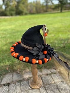 Witch Hat Craft, Cottagecore Halloween, Whimsical Cottagecore, Hat Diy, Diy Hat, Costume Hats, Costume Makeup, Witch Hat, Hat Crafts