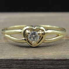 Size 4.25 10k Gold Solitaire Cubic Zirconia Heart Band Ring Vintage Estate Wedding Engagement Anniversary Gift Idea Beautiful Elegant Unique Heart Band, Estate Wedding, Engagement Anniversary, Ring Vintage, Antique Rings, 10k Gold, Womens Jewelry Rings, Band Ring, Vintage Rings