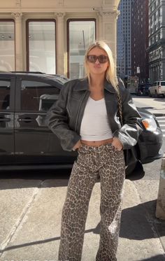 Minimal Earthy Outfits, Leopard Jean Jacket Outfit, Outfits Aesthetic Going Out, Dance Party Outfit Night Casual, Everyday Outfit Inspiration Casual, Fall Fashion Aesthetic 2024, October Brunch Outfit, Fall Day Drinking Outfit, Brigette Pheloung