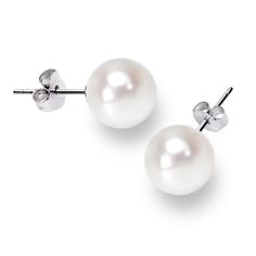 PRICES MAY VARY. ROUND BALL Handpicked AAAA quality freshwater cultured pearl stud earrings. Timeless, elegant and sophisticated, pearl studs lay the foundation for your pearl jewelry collection. Real 925 Hypoallergenic Sterling Silver earrings studs are nickel free earrings for sensitive ears & are combined with a real elegant pearl. The pearl stud earrings goes with everything from jeans to eveningwear, and the beautiful round shape of our premium freshwater pearls highlights your one-of-a-kin Button Pearl Earrings, Round Pearl Earrings, Real Pearl Earrings, White Pearl Jewelry, Earrings For Sensitive Ears, Pearl Jewelry Sets, Nickel Free Earrings, Gold Pearl Necklace, Free Earrings