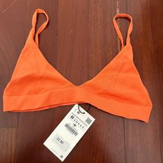 Nwt, Adjustable Straps, Zara Bralette Spring Triangle Top Bra, Summer Strappy Bra, Stretch Summer Bra, Strappy Bra For Beach, Seamless Bra For Summer Vacation, Seamless Summer Vacation Bra, Summer Seamless Solid Bra, Summer Vacation Seamless Bra, Casual Spring Bra