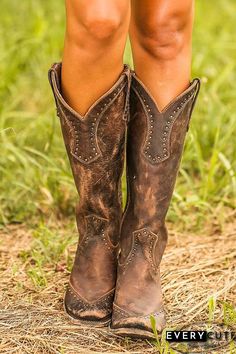 Rugged Heeled Boots For Fall, Mode Country, Boots Long, Bota Country, Vintage Cowboy Boots, Estilo Country, Women Ankle Boots, High Leather Boots, Blue Boots