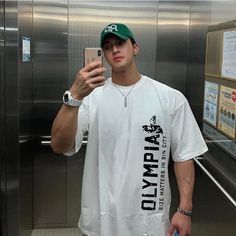 Streetwear Fashion Tshirt, Oversized Tshirt Outfit Men, Outfit Herren, Oversized Shirt Men, Oversized Shirt Outfit, Moda Academia, Outfit Oversize, Bodybuilding T Shirts