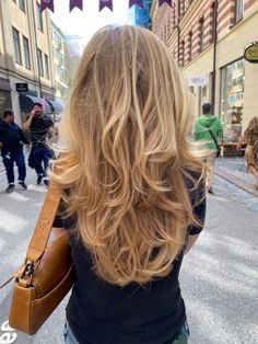 Matilda Djerf Hair, Haircut Inspo, Dirty Blonde Hair, Hairstyles For Layered Hair, Honey Blonde Hair, Matilda Djerf, Blowout Hair, Hair Stylies