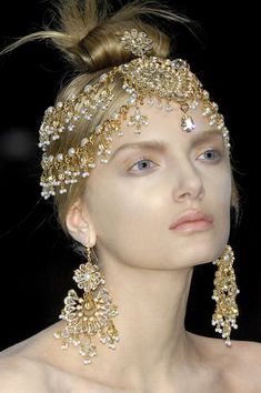 Alexander McQueen Fall 2008 - Details Gala Accessories, Heavenly Bodies, Jewellery Accessories