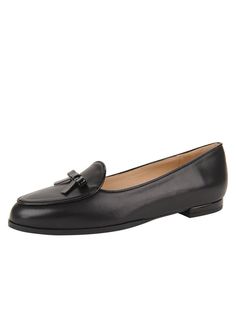 BELGICA LOAFER Designer Flats, Spanish Style, 5 Inch Heels, Signature Design, Ballerinas, Spain, Loafers, Slippers, Leather