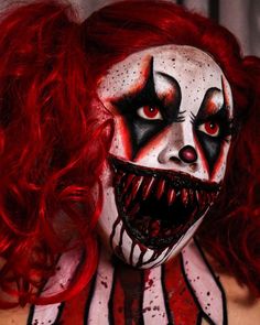 Haunted House Clown Costume, Female Clown Makeup Scary, Clown Makeup Looks Scary, Terrifying Halloween Makeup, Halloween Makeup Clown Scary, Scary Clown Halloween Makeup, Clown Scary Makeup, Scare Actor Make Up, Halloween Clown Makeup Scary