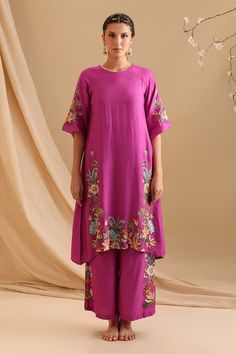 Pink straight kurta with floral garden hand embroidery. Paired with a flared pant with embroidered side panels. - Aza Fashions Pakistani Kurta Designs, Kurta And Pants, Pakistani Kurta, Ethnic Dresses, Fusion Wear, Pant For Women, Pink Embroidery, Unique Embroidery, Indian Wedding Wear