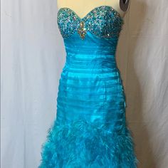 Side Zipper Invisible. Beaded Detail. Size 4 Fitting Size 2 Mannequin Teal Mermaid Dress, Blue Mermaid Gown, Teal Mermaid, Blue Mermaid, Dresses Blue, Mermaid Gown, Mermaid Dress, Side Zipper, Blue Dresses