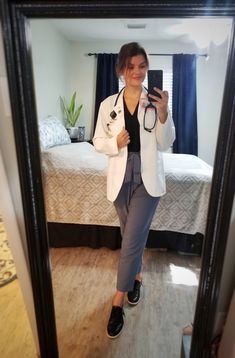 Hospital Dress For Doctor, Medical Casual Outfit, Pharmacist Clothes Work Outfits, Medical Provider Outfit, Medical Work Outfit, Doctor's Outfit Women, Doctor White Coat Outfit, Fnp Clinical Outfit, Hospital Outfit For Doctors