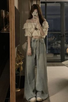 Japanese Teenage Girl Fashion, K Fashion Women, Japanese Clothing Style Women, Japanese Girl Outfits, Asian Girl Outfits, K Fashion Casual, Japanese Outfits Casual, Korean Street Fashion Women, Abhishek Malhan