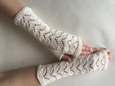 Suitable for VEGANS. Off white color fingerless gloves, fingerless mittens, wrist warmers. Handmade. Knitted of 100% COTTON. - Etsy Polska Beige Gloves, Knitting Room, Summer Wedding Favors, Knit Gloves, Bridal Gloves, Fingerless Gloves Knitted, Lace Gloves