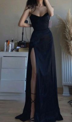 Party Dresses Black, Áo Blu, Hoco Inspo, Robes Glamour, Classy Prom, Chique Outfit, Classy Prom Dresses, 파티 드레스, Prom Dress Inspiration