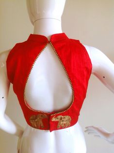 Closed Neck Saree Blouse, Halter Neck Blouse Design, Red Blouse Design, Sleeveless Blouse Designs, Elephant Embroidery, High Collar Blouse, Halter Neck Blouses, Blouse Designs High Neck, Sari Design