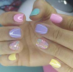 Spring Nail Art Designs Pretty Simple, Easter Nails For Kids Easy, Lavender Acrylic Nails Design, Top Nail Trends 2023, Spring Gel Nails 2023, Spring Simple Nails, Easter Pedicure, Cute Lavender Nails, Simple Nails Spring