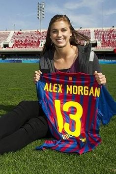 World cup star Alex Morgan shares her workout tips Soccer Pro, Usa Soccer Team, Hope Solo, Soccer Star, Usa Soccer Women