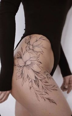 Flower Hip Tattoos, Font Tato, Upper Thigh Tattoos, Hip Tattoo Designs, Floral Thigh Tattoos, Tattoos Infinity